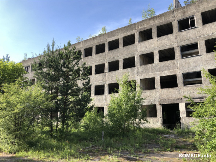 Июнь 2024 года. Бобруйск. Недостроенный жилой дом на улице Горелика.