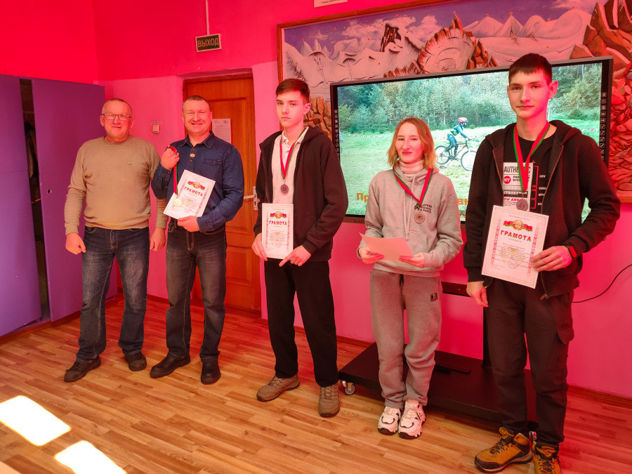 Весна зовет в дорогу, а на груди блестит медаль