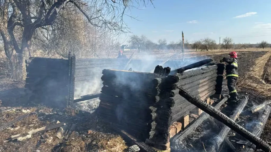 В Мстиславском районе мужчина решил сжечь мусор и спалил собственный сарай
