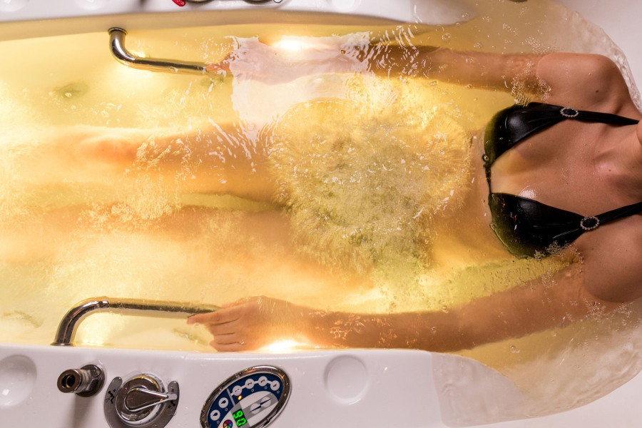 Пивные ванны появилась в белорусском санатории. Что это за процедура?