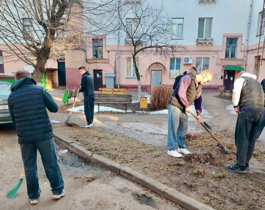 21 марта 2026 года. Весенний субботник в Бобруйске. Фото: телеграм-канал «Говорит и показывает Бобруйск». 