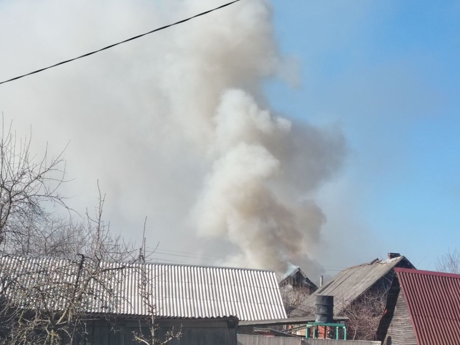 Бобруйск, 21 марта 2026 года. Пожар на улице Кутузова. Фото очевидца.