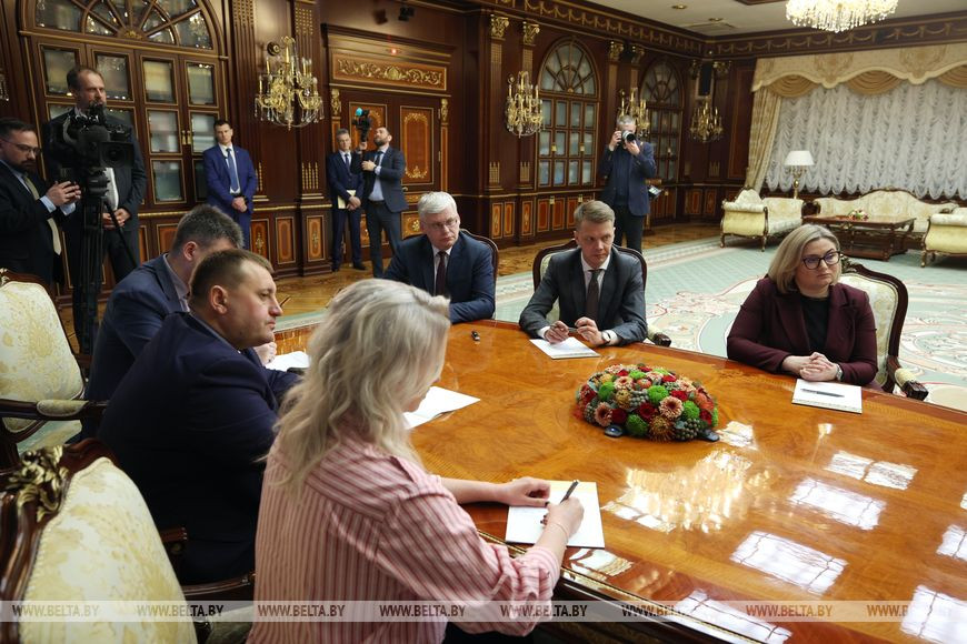 Мелания Трамп попросила Лукашенко поговорить с Путиным насчет украинских детей, затерявшихся в России