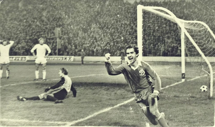 Бобруйчанин Александр Прокопенко в составе минского «Динамо» забил киевлянам лучший гол 1982 года, пяткой.