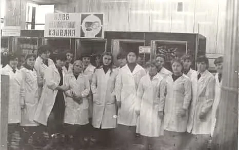 Во время обучения на УПК учащиеся ходили на экскурсии в магазины. На этом фото они в магазине №23 по ул. Ленина в районе ФанДОКа.