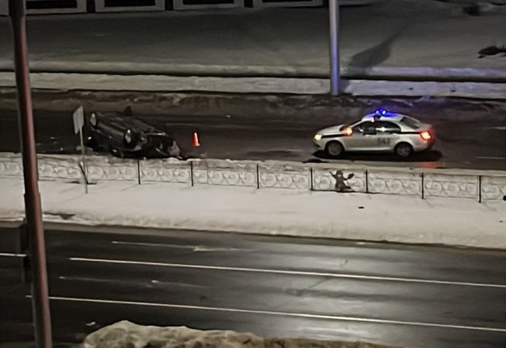 В Бобруйске 20 летняя девушка «положила на крышу» Volvo (видео аварии)