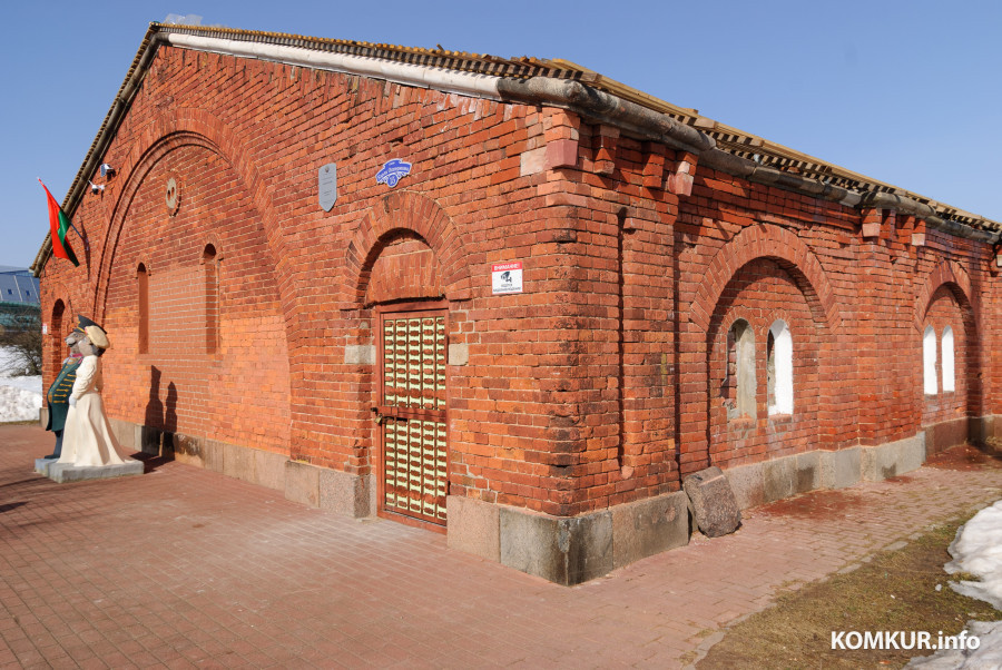 09.03.2026. улица Карла Оппермана, Бобруйск, Новый арт-объект появился в Бобруйской крепости вблизи бывшего порохового склада