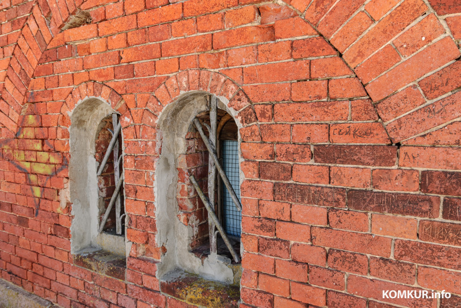 09.03.2026. улица Карла Оппермана, Бобруйск, Новый арт-объект появился в Бобруйской крепости вблизи бывшего порохового склада
