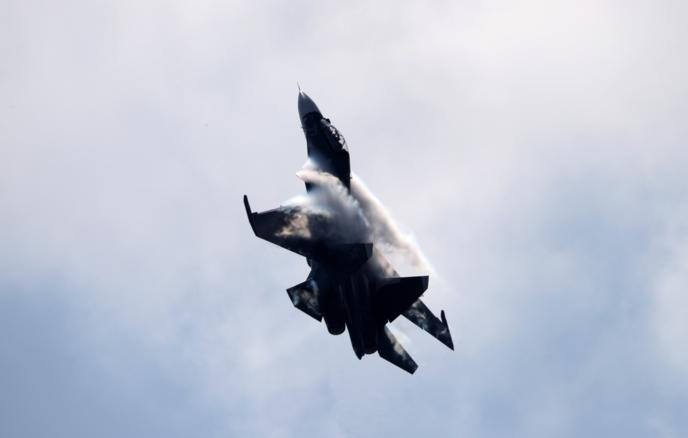 Российский истребитель Су-30 упал в Крыму