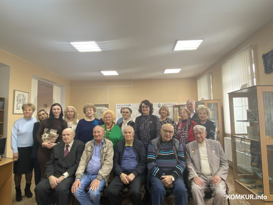 15.04.2026. Ветеранский клуб передал в дар книги библиотеке имени Пушкина.
