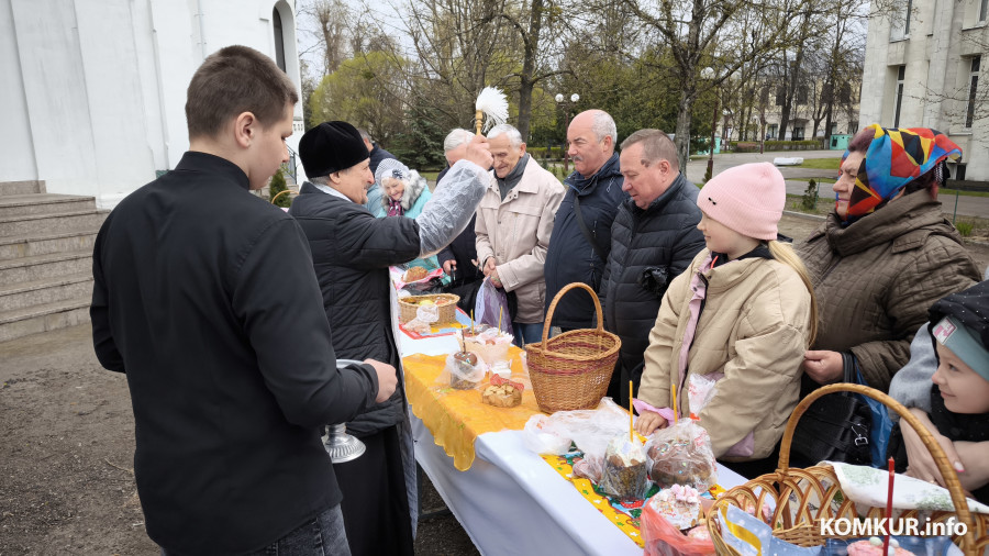 11.04.2026. Бобруйск. Освящение пасхальных блюд в Свято-Никольском кафедральном соборе
