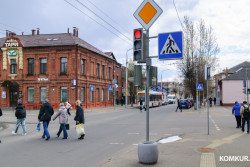 На перекрестке в центре Бобруйска по-новому заработал светофор: на свой 