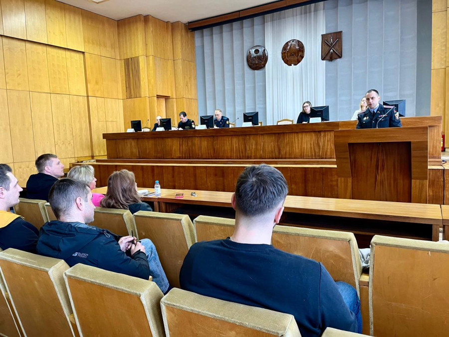 Семинар по безопасности пассажирских перевозок в Бобруйском горисполкоме. Фото ОГАИ УВД Бобруйска.