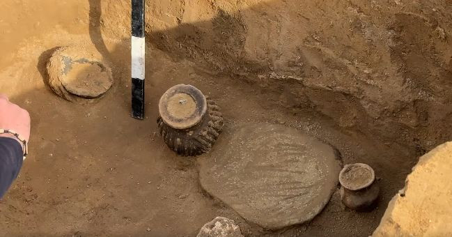 Скифское захоронение, которому более 2000 лет, обнаружено у села Гура Быкулуй. Фото: moldpres.md.