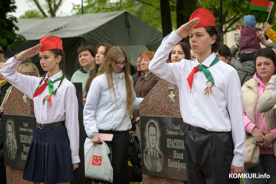 09.05.2026. Минская улица – Социалистическая улица – площадь Победы. Шествие праздничной колонны ветеранов Великой Отечественной войны, руководства города, представителей трудовых коллективов, молодежи и общественности Бобруйска в честь Дня Победы.