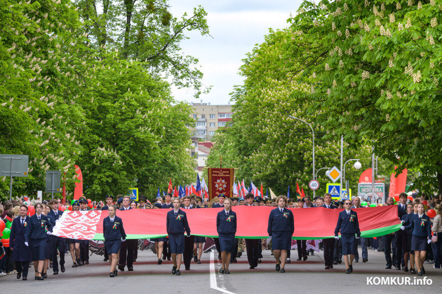 09.05.2026. Минская улица – Социалистическая улица – площадь Победы. Шествие праздничной колонны ветеранов Великой Отечественной войны, руководства города, представителей трудовых коллективов, молодежи и общественности Бобруйска в честь Дня Победы.