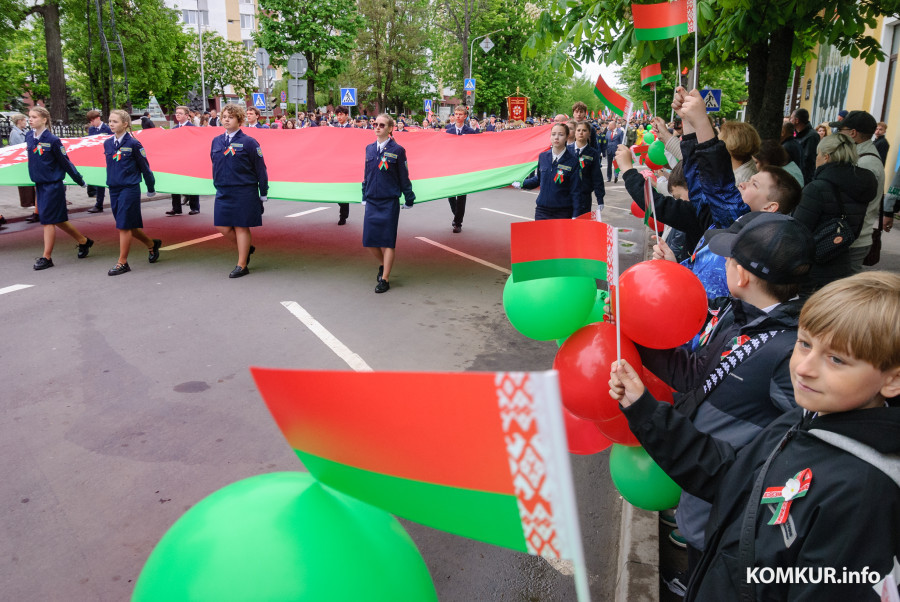 09.05.2026. Минская улица – Социалистическая улица – площадь Победы. Шествие праздничной колонны ветеранов Великой Отечественной войны, руководства города, представителей трудовых коллективов, молодежи и общественности Бобруйска в честь Дня Победы.
