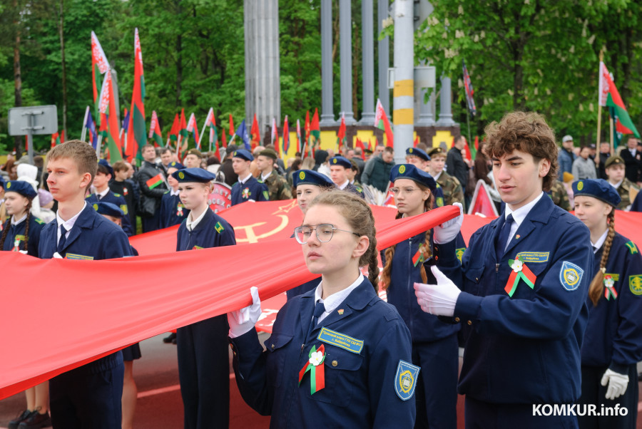09.05.2026. Минская улица – Социалистическая улица – площадь Победы. Построение и шествие праздничной колонны ветеранов Великой Отечественной войны, руководства города, представителей трудовых коллективов, молодежи и общественности Бобруйска в честь Дня Победы.