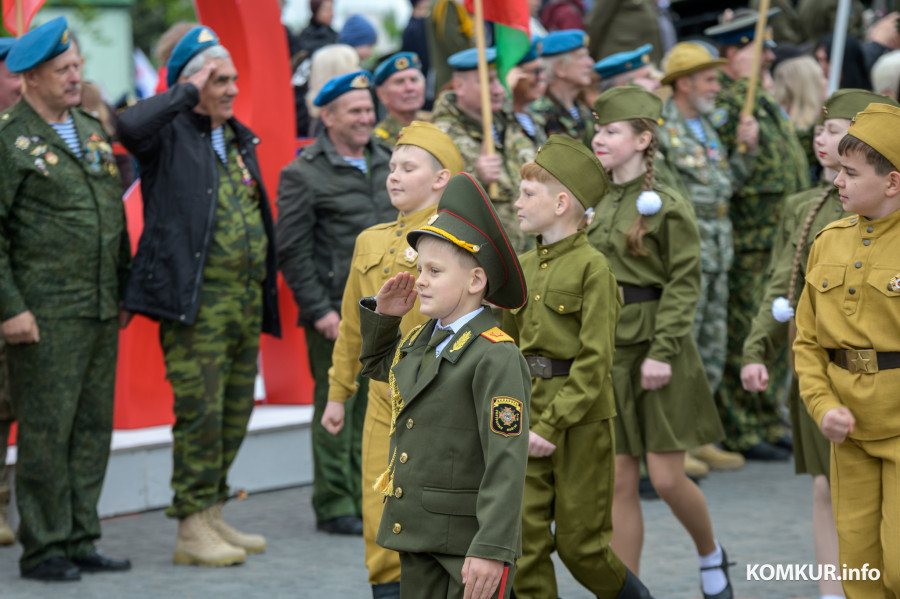 09.05.2026. Площадь Победы. Церемония возложения цветов, памятный митинг и торжественное прохождение военнослужащих Бобруйского гарнизона.