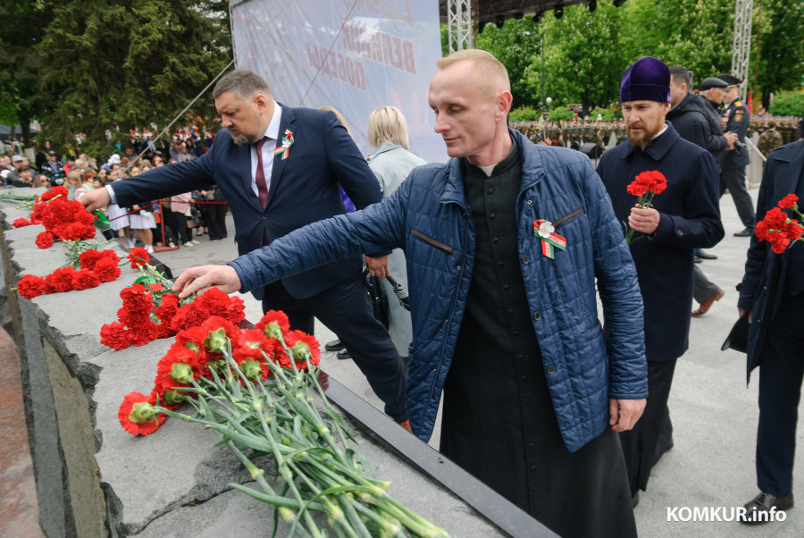 09.05.2026. Площадь Победы. Церемония возложения цветов, памятный митинг и торжественное прохождение военнослужащих Бобруйского гарнизона.