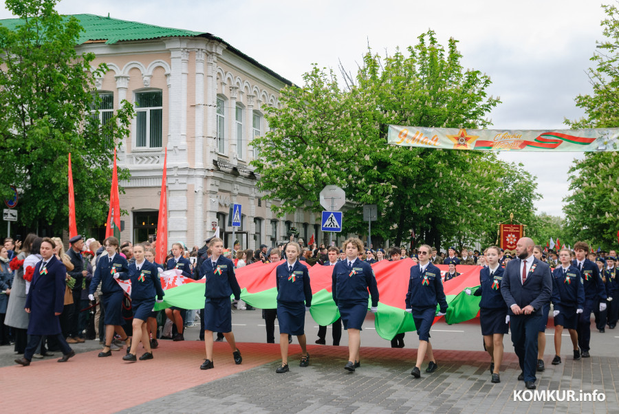 09.05.2026. Площадь Победы. Церемония возложения цветов, памятный митинг и торжественное прохождение военнослужащих Бобруйского гарнизона.