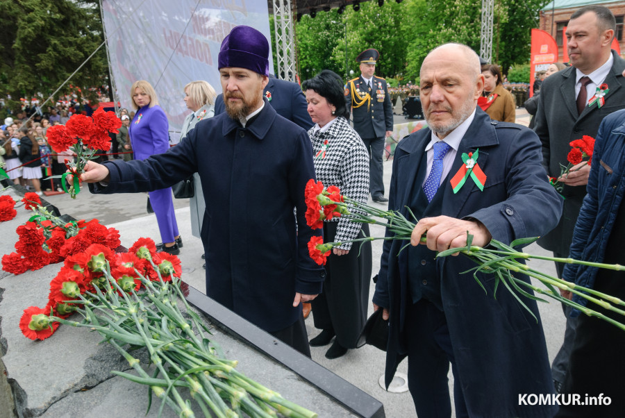 09.05.2026. Площадь Победы. Церемония возложения цветов, памятный митинг и торжественное прохождение военнослужащих Бобруйского гарнизона.