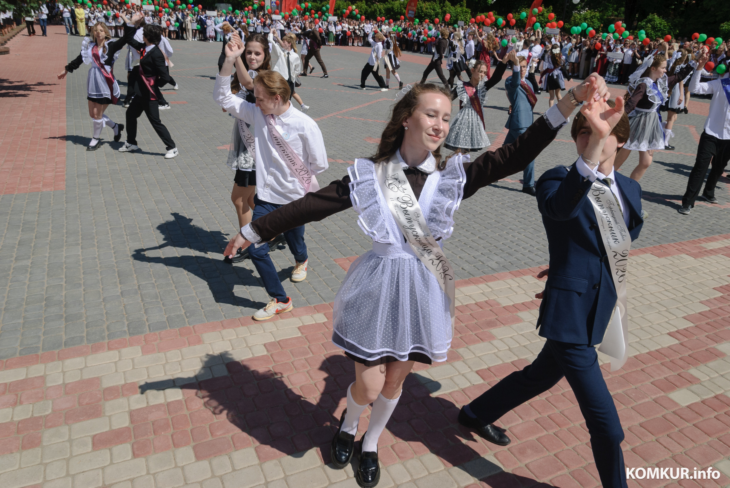23.05.2026. Площадь Победы. Торжественная линейка и последний звонок для выпускников школ 2026 года.