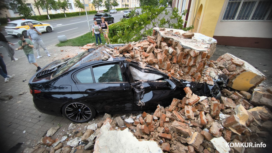 17.05.2026. Бобруйск. Улица Минская, последствия аварии BMW и VW Polo.