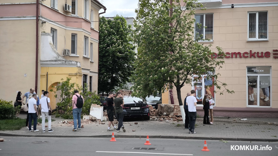 17.05.2026. Бобруйск. Улица Минская, последствия аварии BMW и VW Polo.
