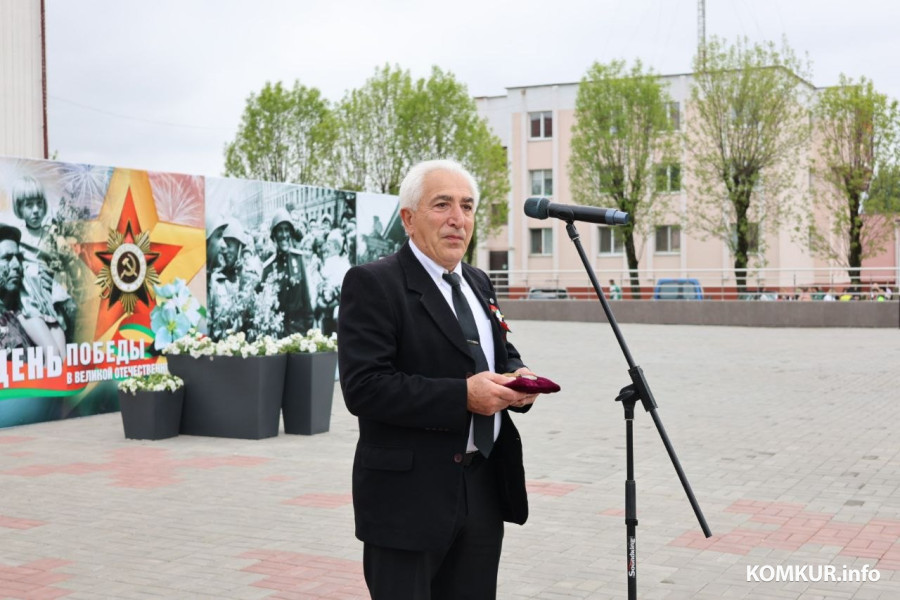 9.05.2026. Кировск. Торжественная передача медали "За отвагу" Сергея Агабекяна его племяннику.