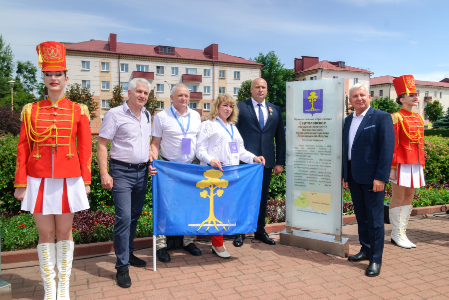 27.06.2026. Площадь им. В.И.Ленина. XVIII Международный фестиваль народного творчества «Венок дружбы». Открытие стел на Аллее городов-побратимов.