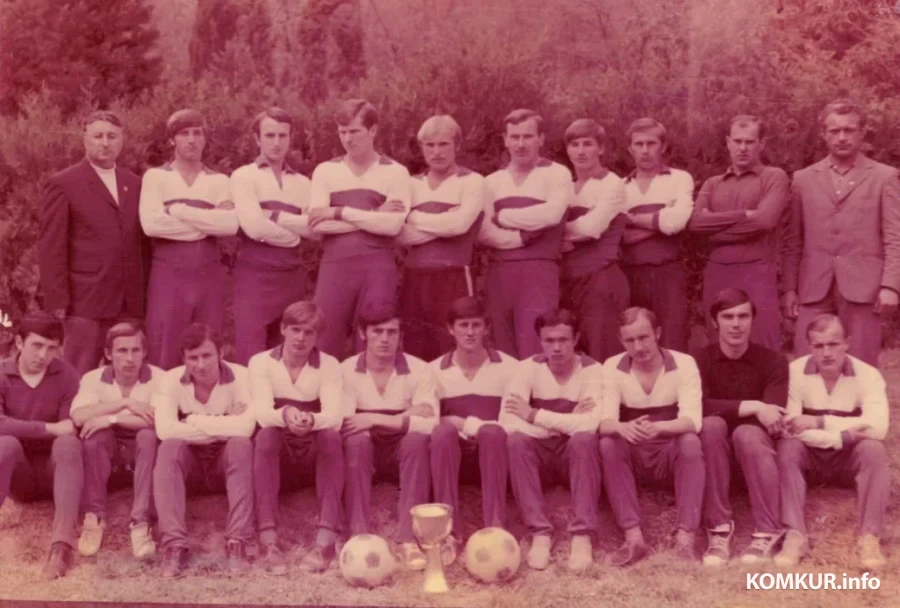 Начало 1970-х. «Спартак» (Могилев) в Болгарии. Николай Евсикевич – в верхнем ряду пятый справа.