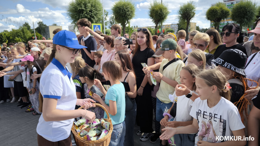 25.06.2026. Бобруйск, Торжественное открытие торгового центра «Этажерка». Фото Дм. Суслова
