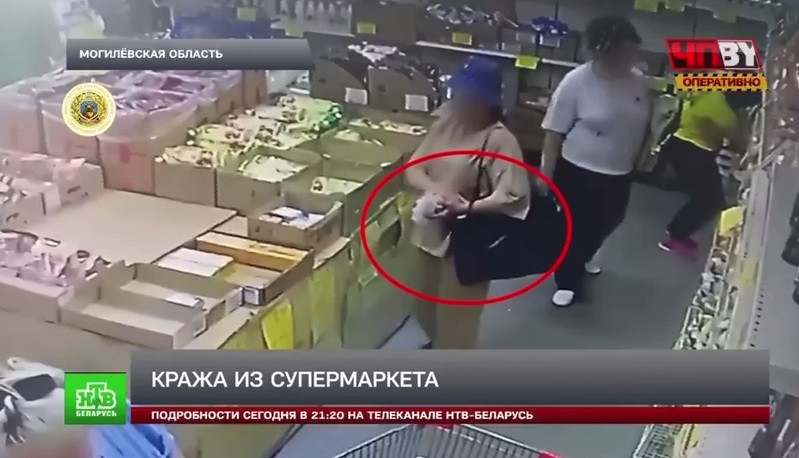 Бобруйчанка вынесла из супермаркета целую сумку неоплаченных продуктов (видео)