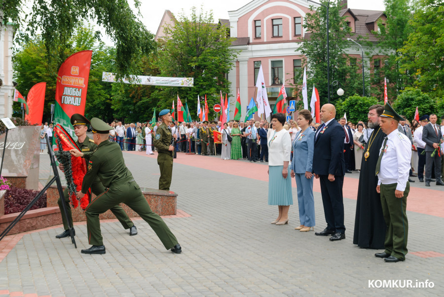 Бобруйск отмечает День Независимости: фоторепортаж с площади Победы