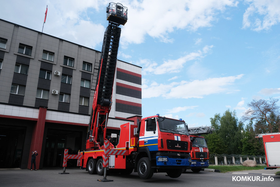 Новая 52-метровая автовышка поступила в распоряжение БГРО ЧС 