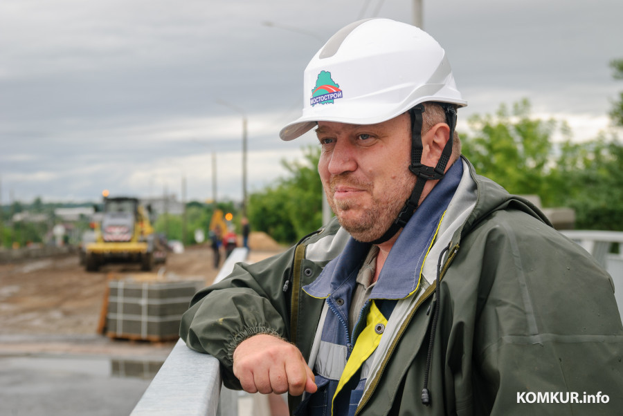 08.07.2026. улица Крылова, Первомайский район, Бобруйск, Могилёвская область, 213819, Беларусь. Продолжаются работы на реконструкции путепровода на улице Крылова. Андрей Сушко, производитель работ МСУ-6 ОАО «Мостострой».