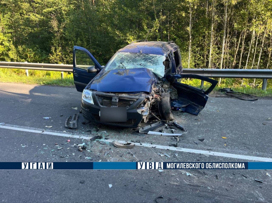 12 августа 2026 года. ДТП с участием легкового автомобиля LADA и грузовика MАЗ на 32-м километре автодороги Р91 Осиповичи – Барановичи. Фото: УВД Могилевского облисполкома.
