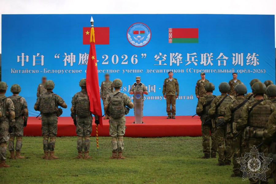 Белорусские десантники прибыли на учения в Китай