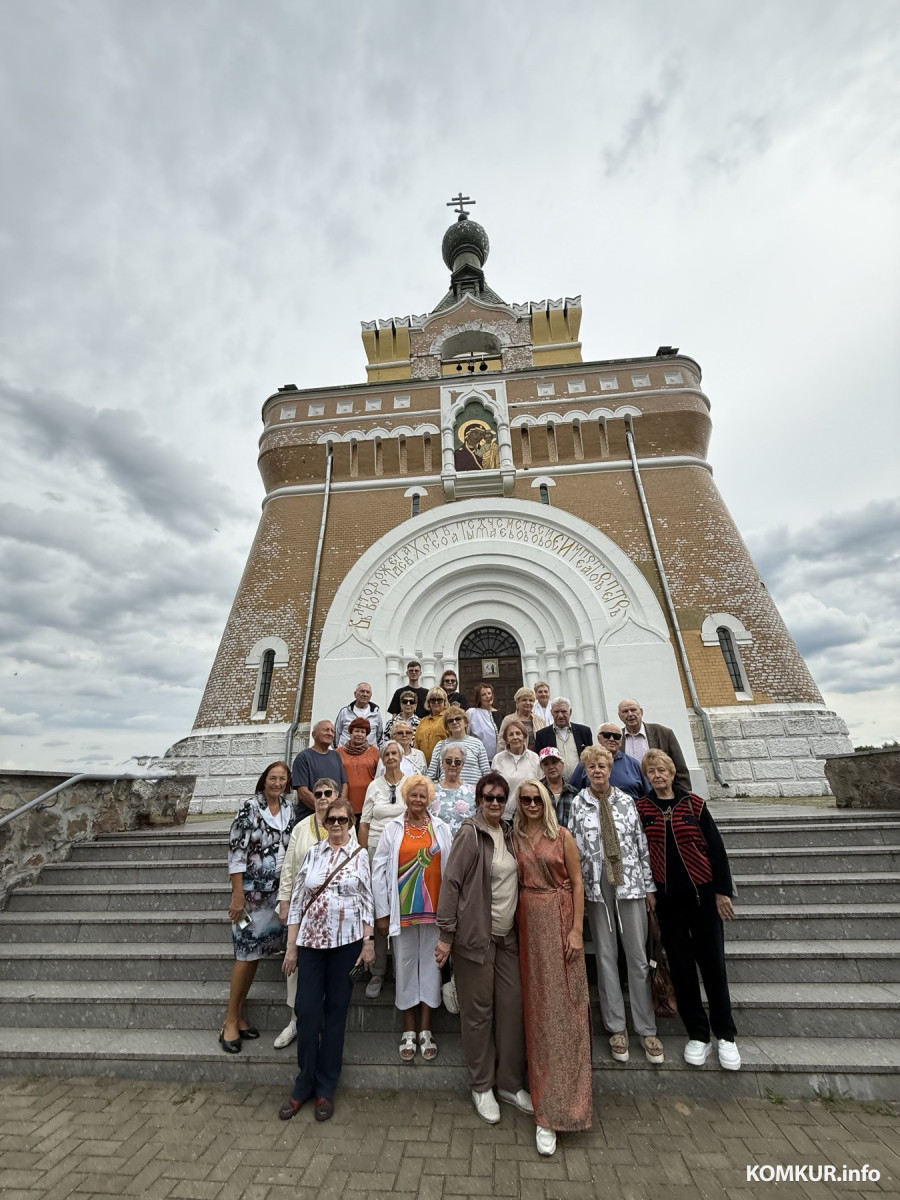 20.08.2026. Бобруйские ветераны у храма в деревне Лесная.