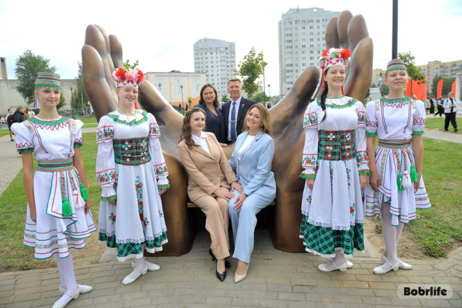 В Молодежном парке Бобруйска появились новые арт-объекты. Фотофакт