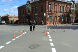В Бобруйске появился первый перекресток с диагональным пешеходным переходом