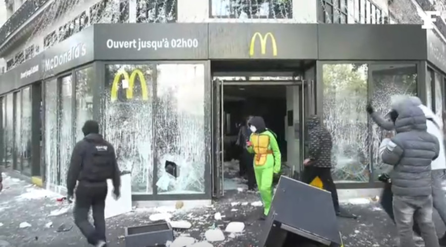 Во Франции полицейские задержали 1,8 тыс. участников беспорядков
