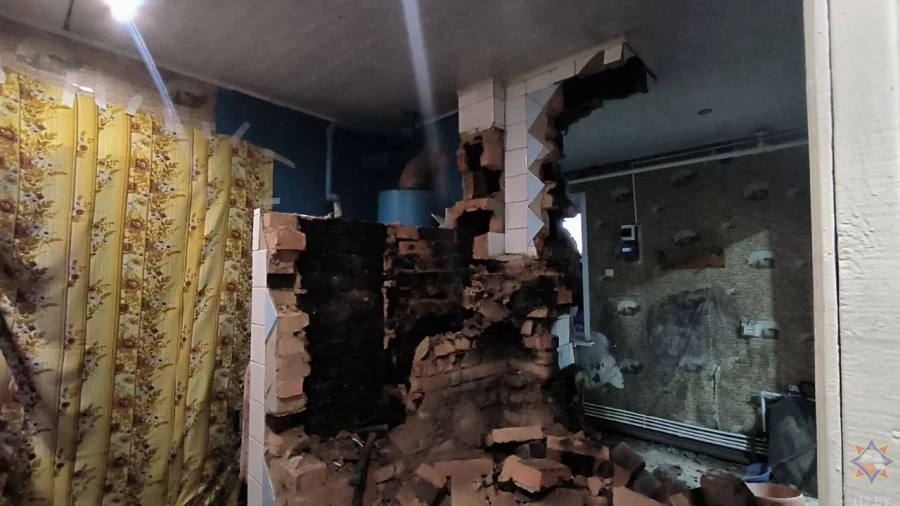 В Кировском районе на мужчину рухнул дымоход