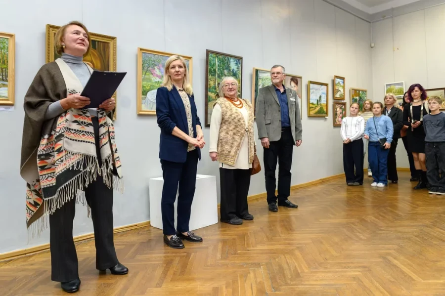 «Праздник любви к творчеству и краскам». Выставка художников-любителей открылась в Бобруйске
