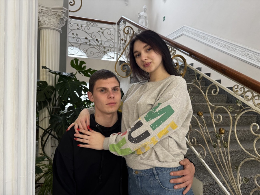 Вчера – одноклассники, сегодня – муж и жена. Свадебная пара недели в Могилеве