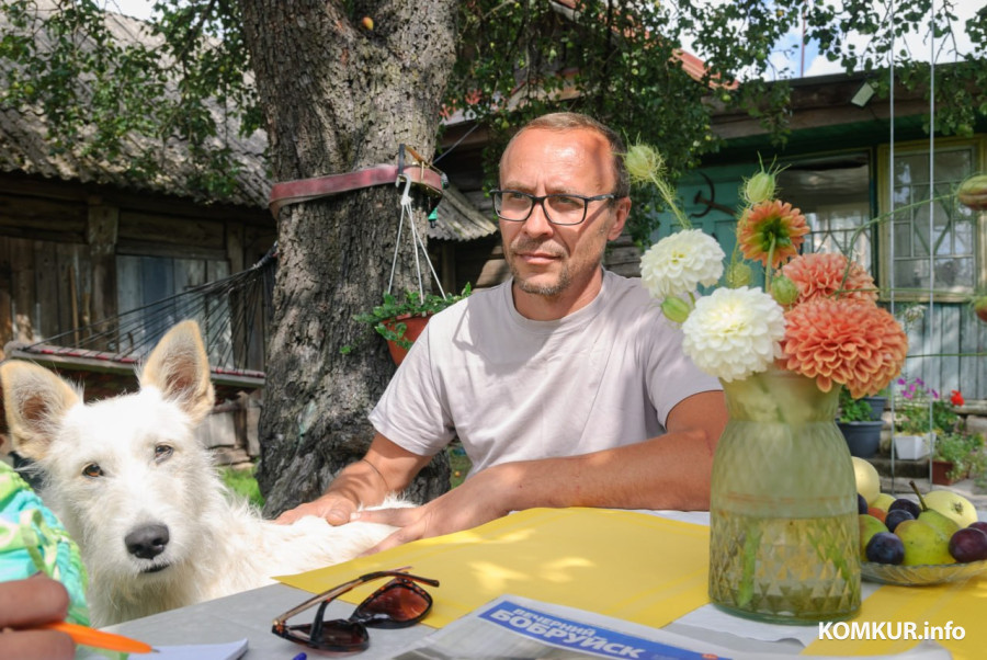 29.07.2026. Кисловщина Бобруйского района. Александр Гаманович. И Белый. Фото: Александр ЧУГУЕВ