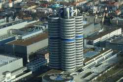 BMW планирует сократить около 8 тыс. рабочих мест по всему миру