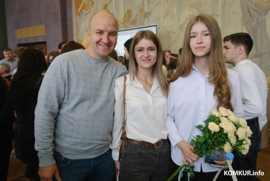 14.06.2026. Могилевский областной театр драмы и комедии им. В.И.Дунина-Марцинкевича. Защита дипломных работ выпускников детской школы изобразительных искусств имени В.А.Домарада 2026 года