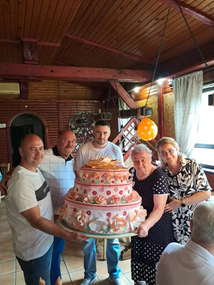  6 июня 2026 год, Бобруйск. Алла Дмитриевна Стефаненко празднует свое 90-летие в кругу родных и близких. 